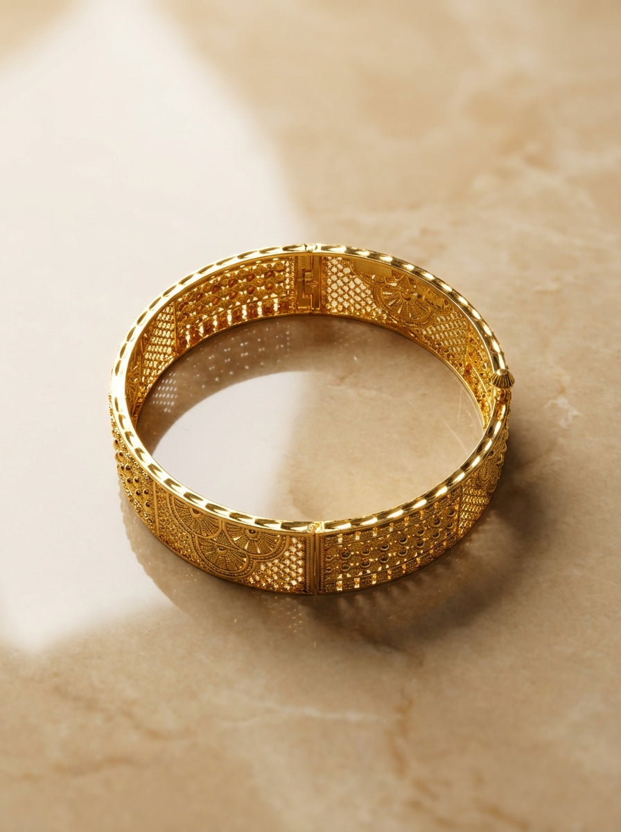 Meenakshi Armbånd med skrulås (பூட்டு காப்பு)